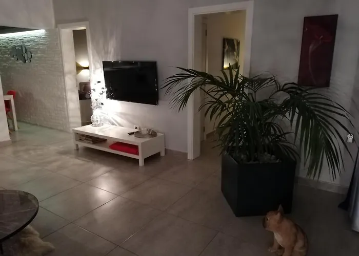 Luxury Townhouse Адехе