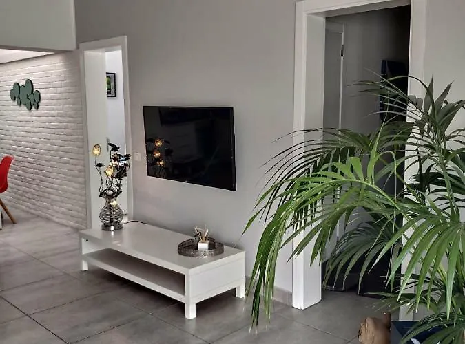 Luxury Townhouse Адехе