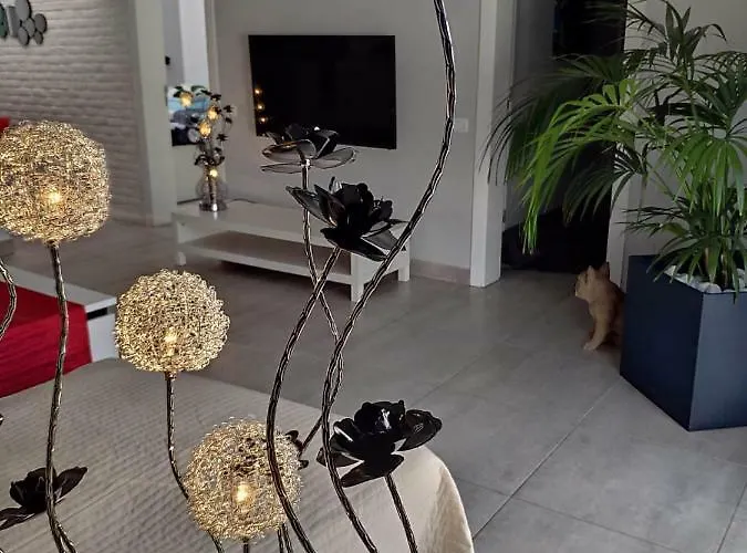 Апартаменты Luxury Townhouse Адехе