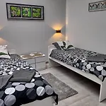 Luxury Townhouse Apartment *