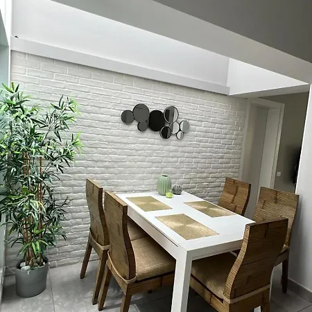 Palm & Sun Family Villa アパート アデヘ