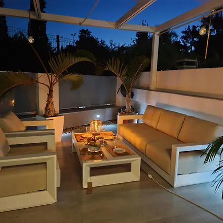Palm & Sun Family Villa * アデヘ
