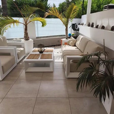 Palm & Sun Family Villa * アデヘ