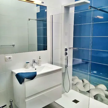 Luxury Townhouse Apartment *