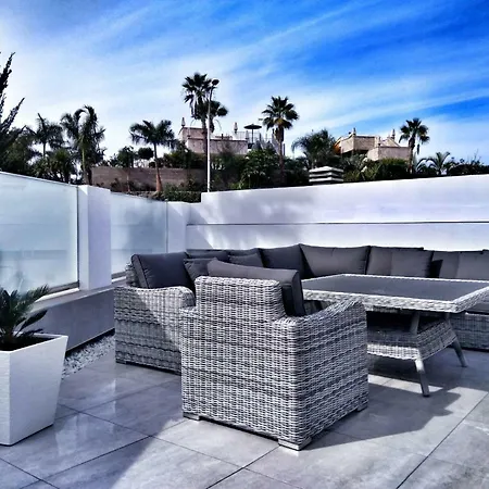 Palm & Sun Family Villa アパート