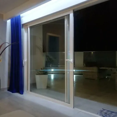 Palm & Sun Family Villa アパート アデヘ